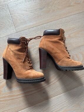 BCBGeneration Tan Suede Lace-Up Chunky Heel Ankle Boots- Size 7.5